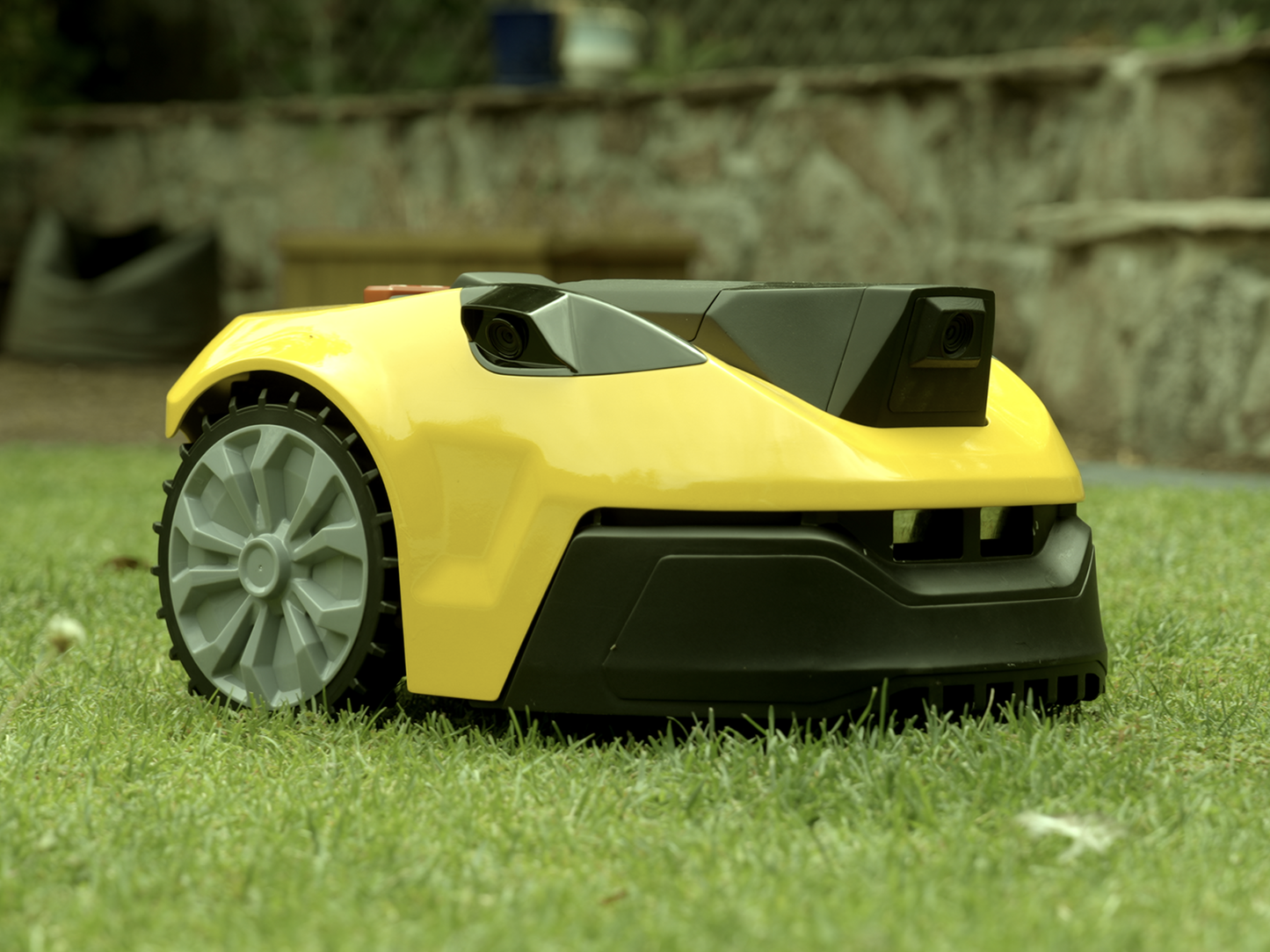 R-1000 Robotic Lawn Mower